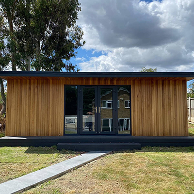 Garden Room with Pool Table