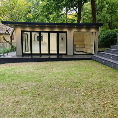 Steam sauna and Jacuzzi room