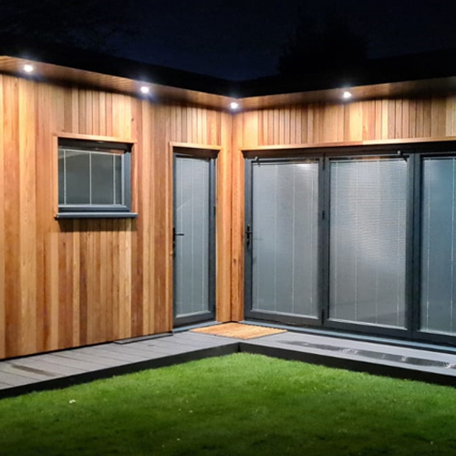 garden room with bathroom